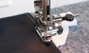 Pied couture en bordure (SE) Elna