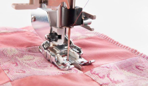 Pied quilting avec guide dans la couture semelle interchangeable