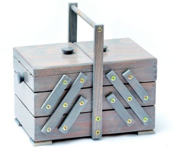 Travailleuse en bois gros antique petit